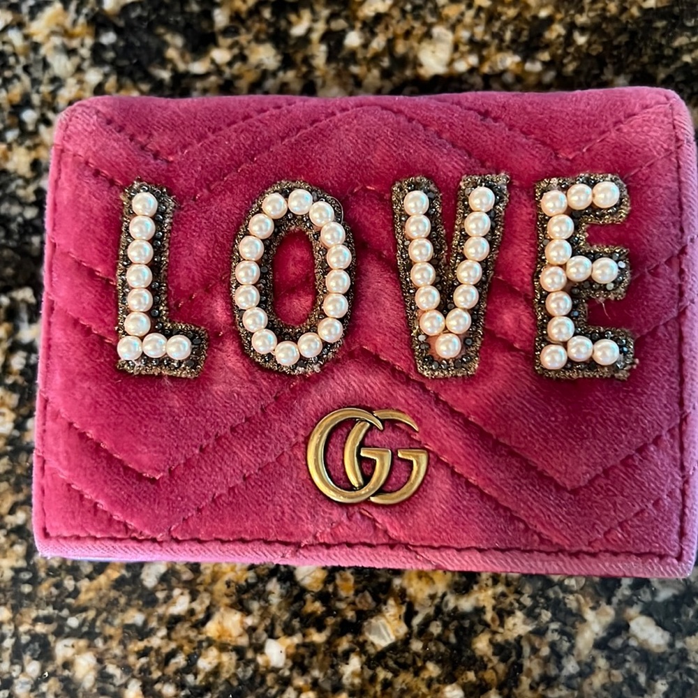 Love Guicci velvet wallet , awesome wallet mild wear
